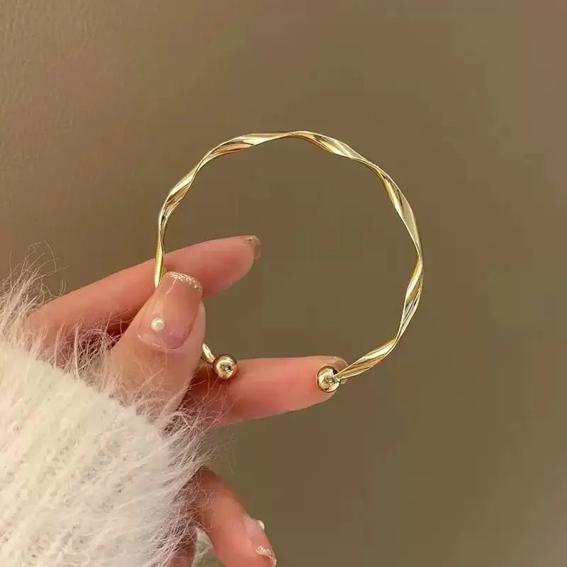 New Unique Creative Fashion Design Style, FASHION bracelet and luxurious