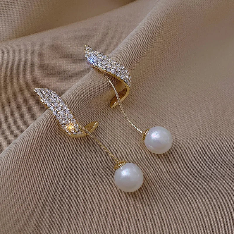 Glamorous Pearl Tassel Earrings