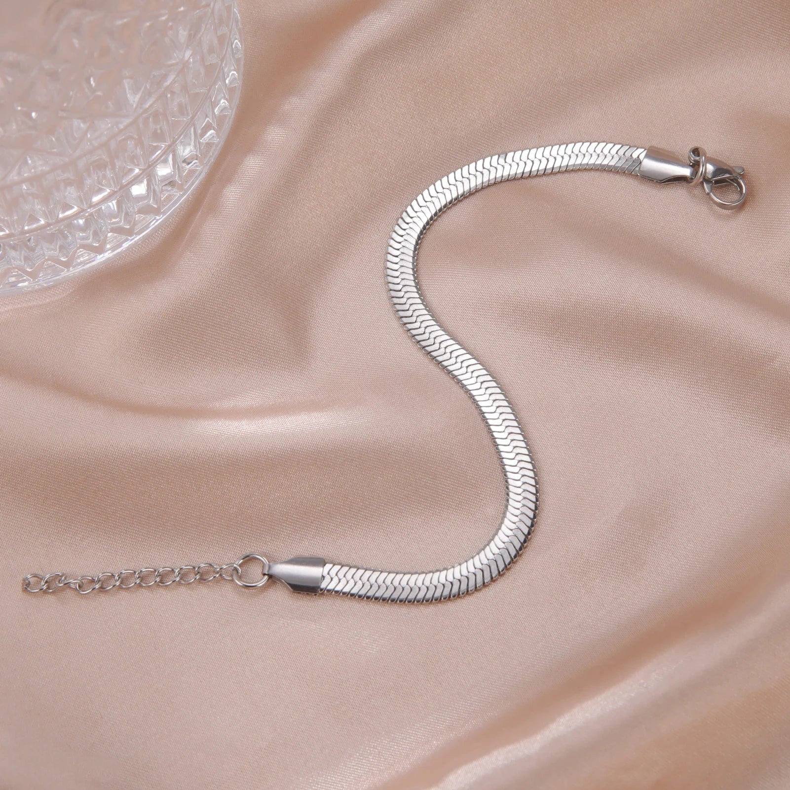 Elegant Gold Chain Bracelet – Timeless Stainless Steel Jewelry