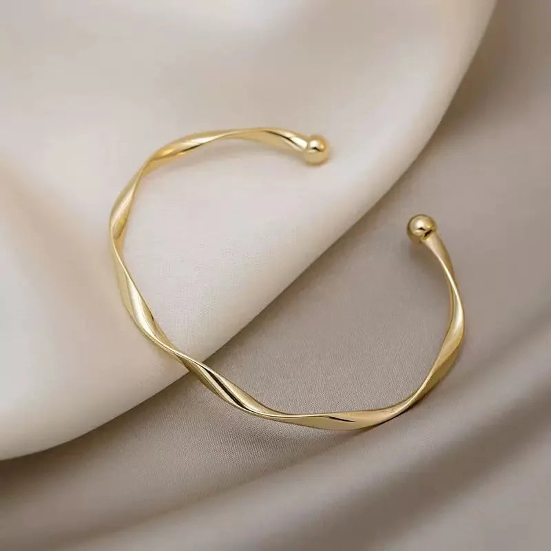 New Unique Creative Fashion Design Style, FASHION bracelet and luxurious