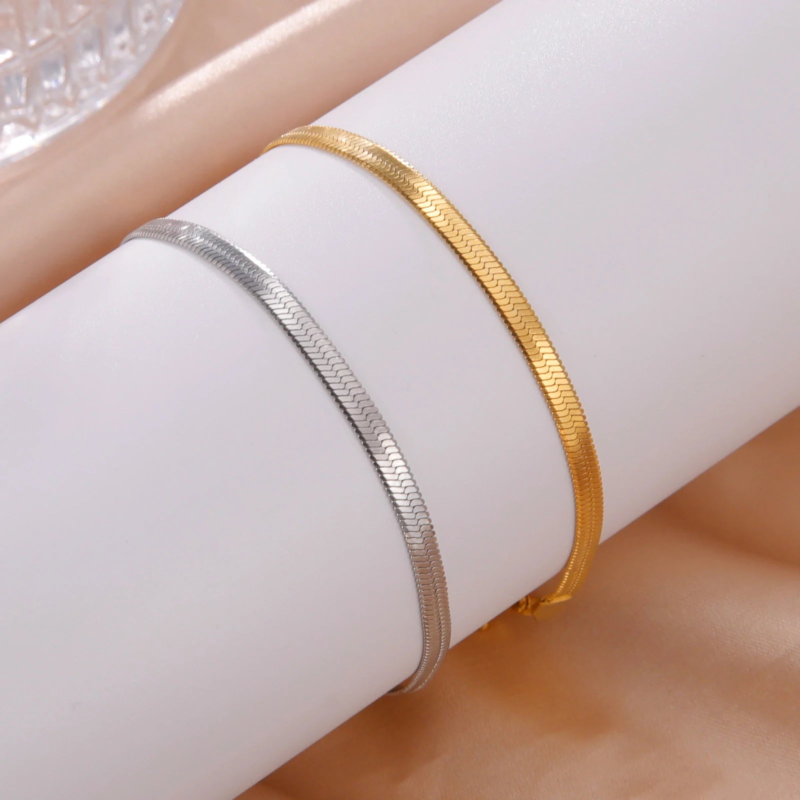 Elegant Gold Chain Bracelet – Timeless Stainless Steel Jewelry