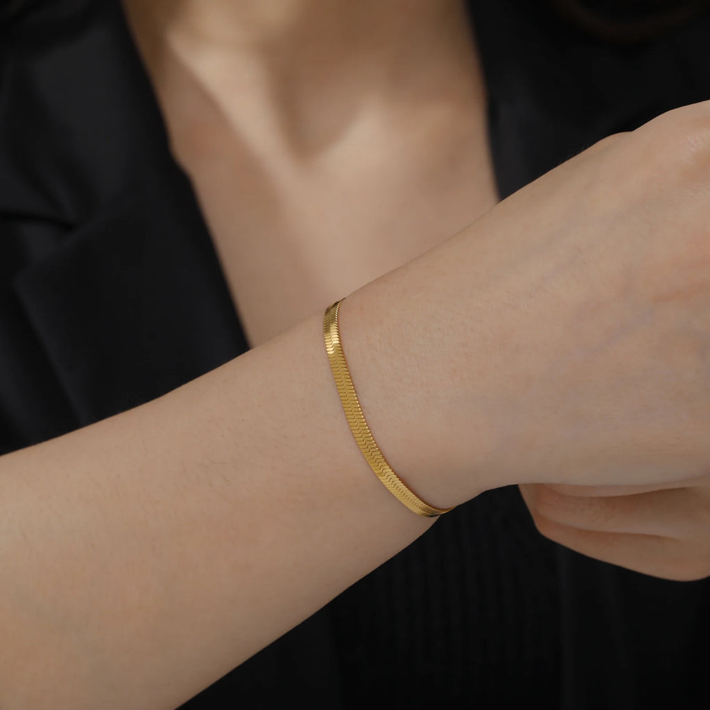 Elegant Gold Chain Bracelet – Timeless Stainless Steel Jewelry
