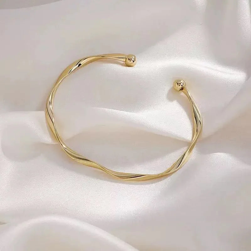 New Unique Creative Fashion Design Style, FASHION bracelet and luxurious
